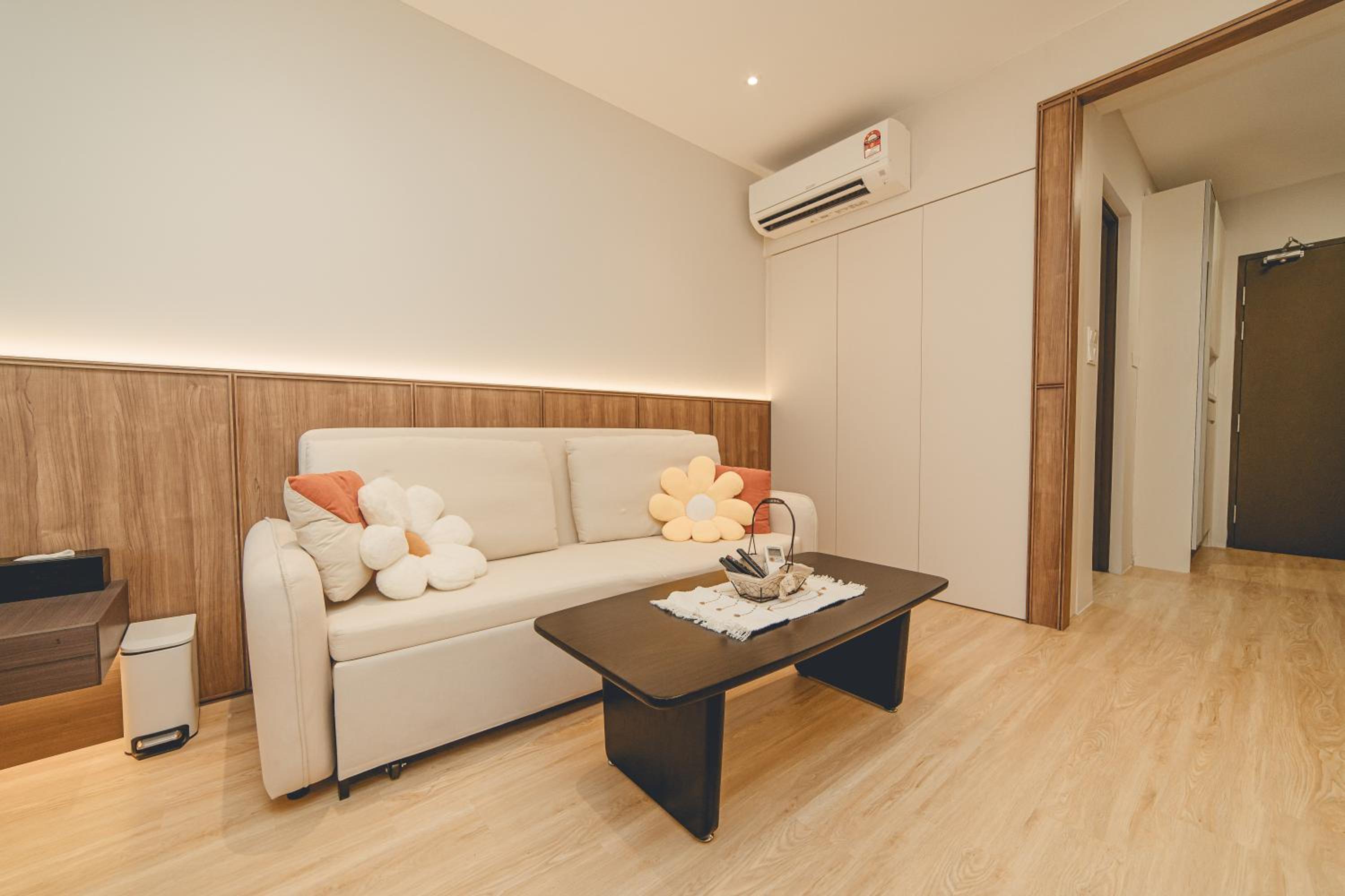 MUJI Style Wooden Furniture Central Park Tampoi by Our Stay