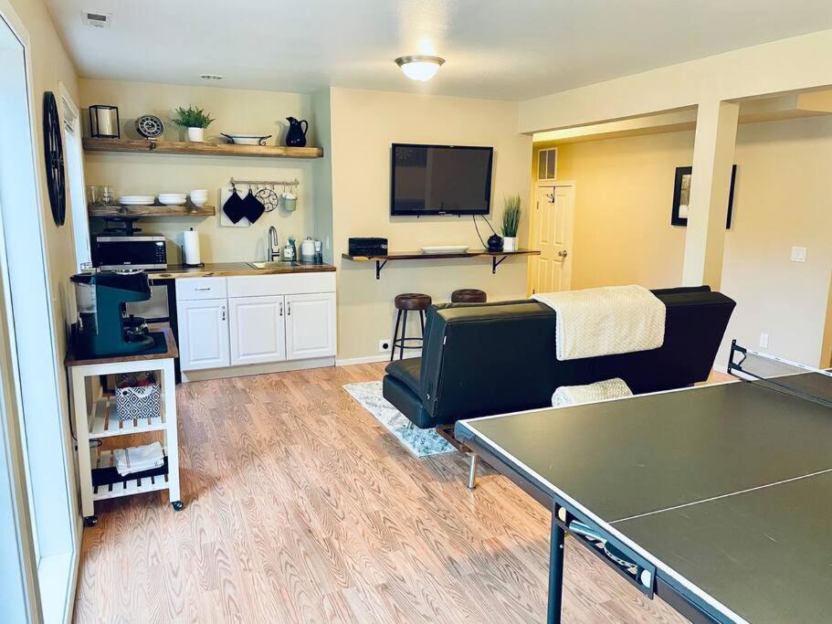 Albany Vacations - Baby Bella- w/ concierge laundry service - Property Image 2