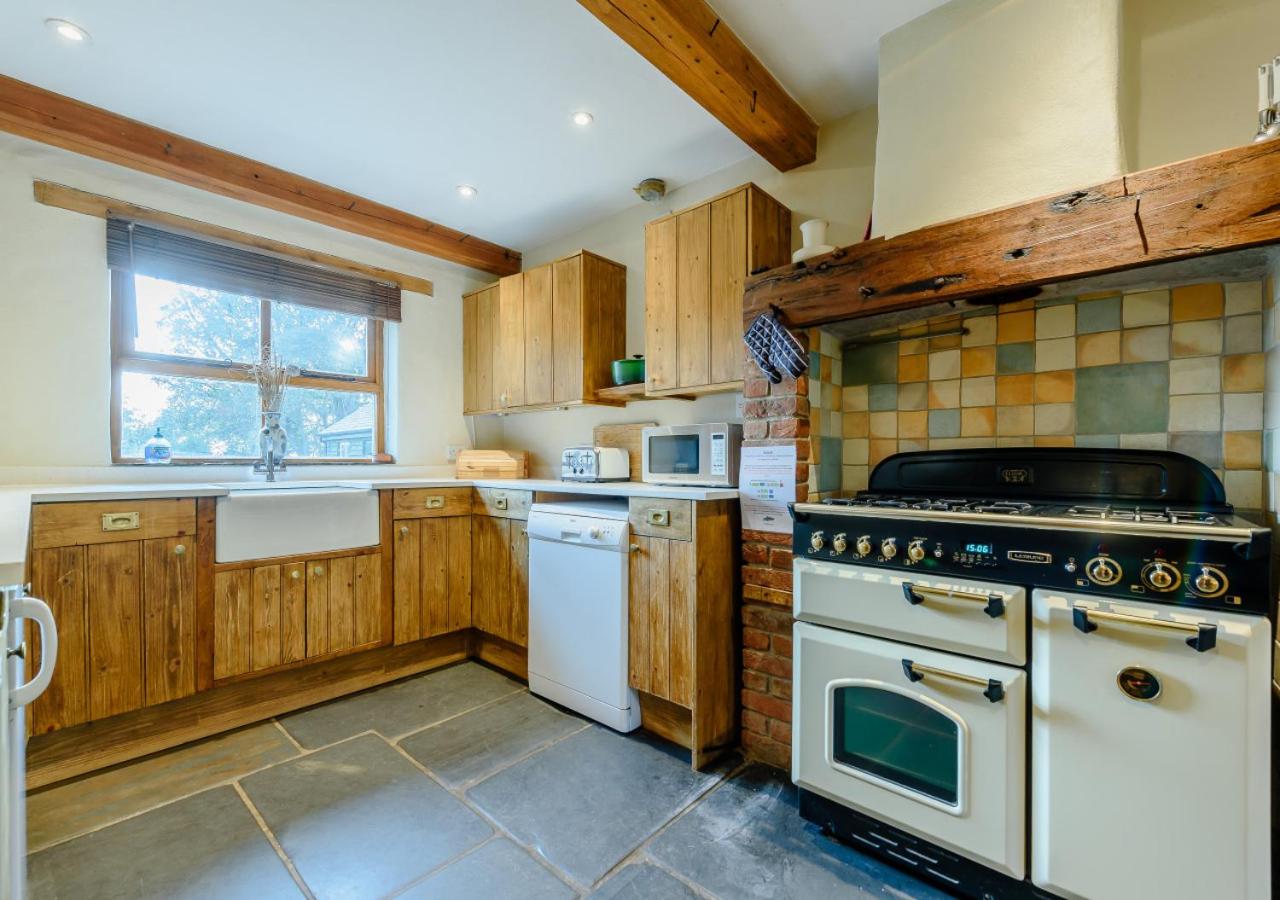 3 Bed in Manorbier oc-pw270a