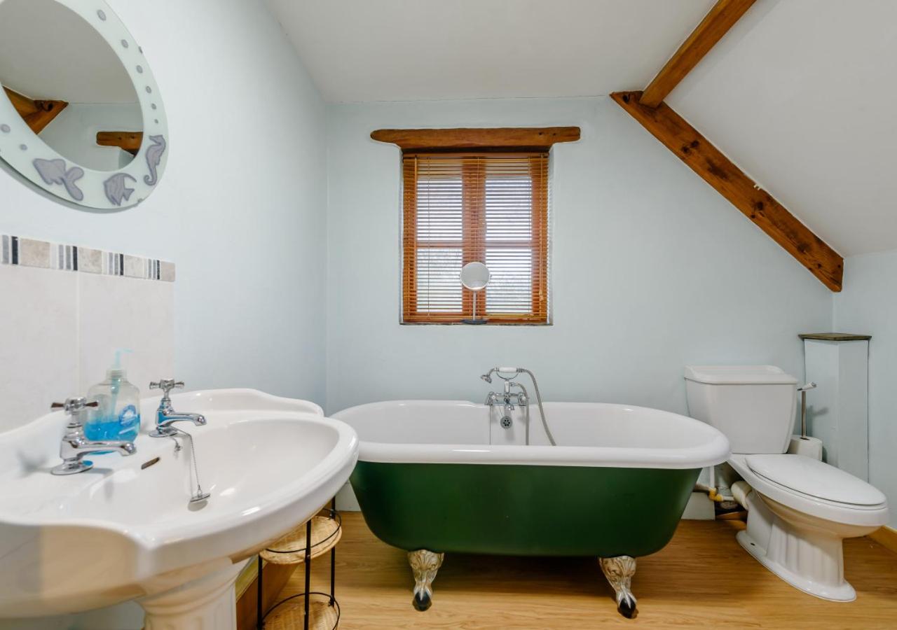 3 Bed in Manorbier oc-pw270a