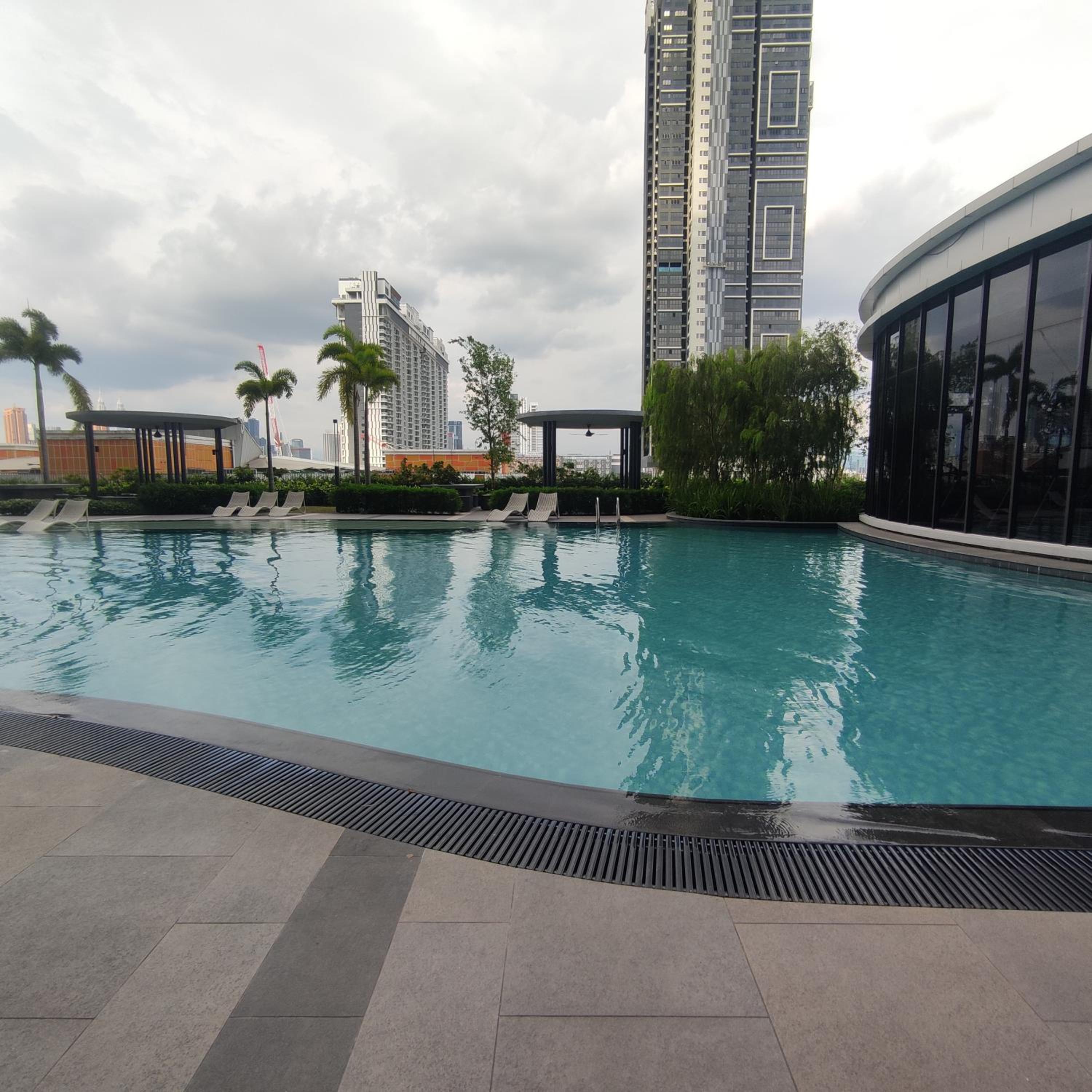 TRION studio 4 PAX tenseven