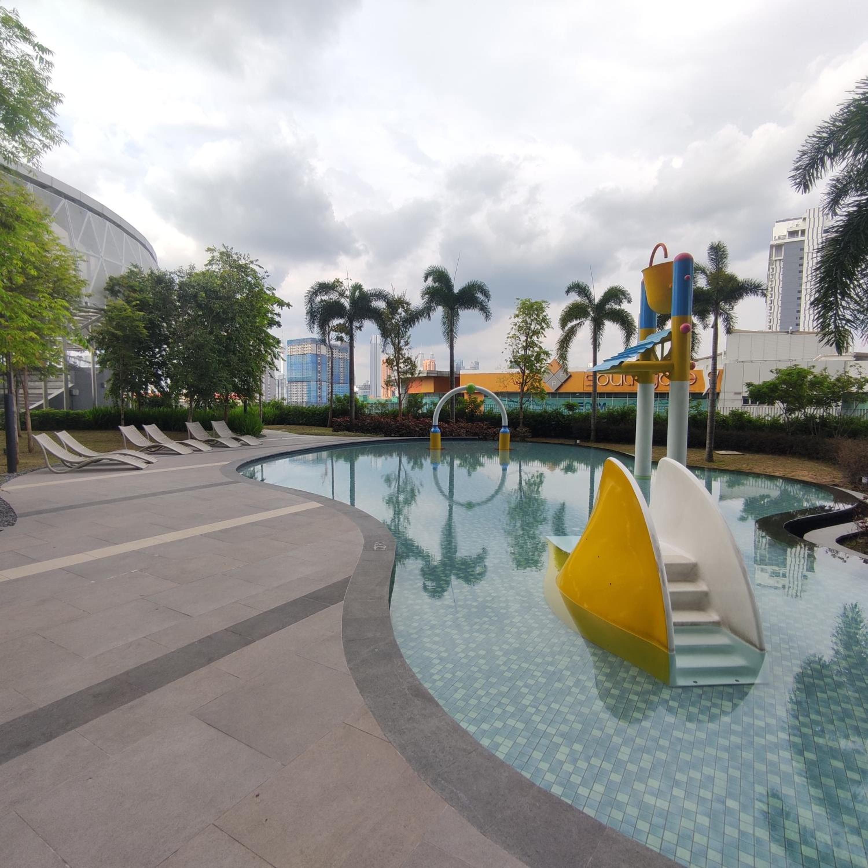 TRION studio 4 PAX tenseven