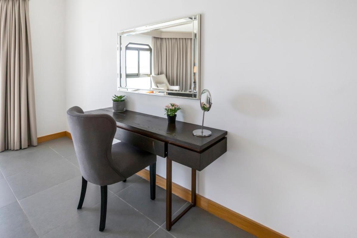 FAM Living - Palm Jumeirah - Beach Villas with Private Pool