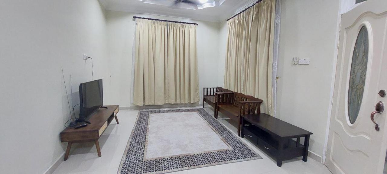 Homestay Cassia Marang photo 4