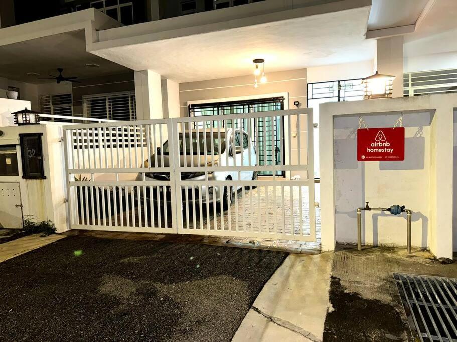 Home Vacays at Kota Puteri