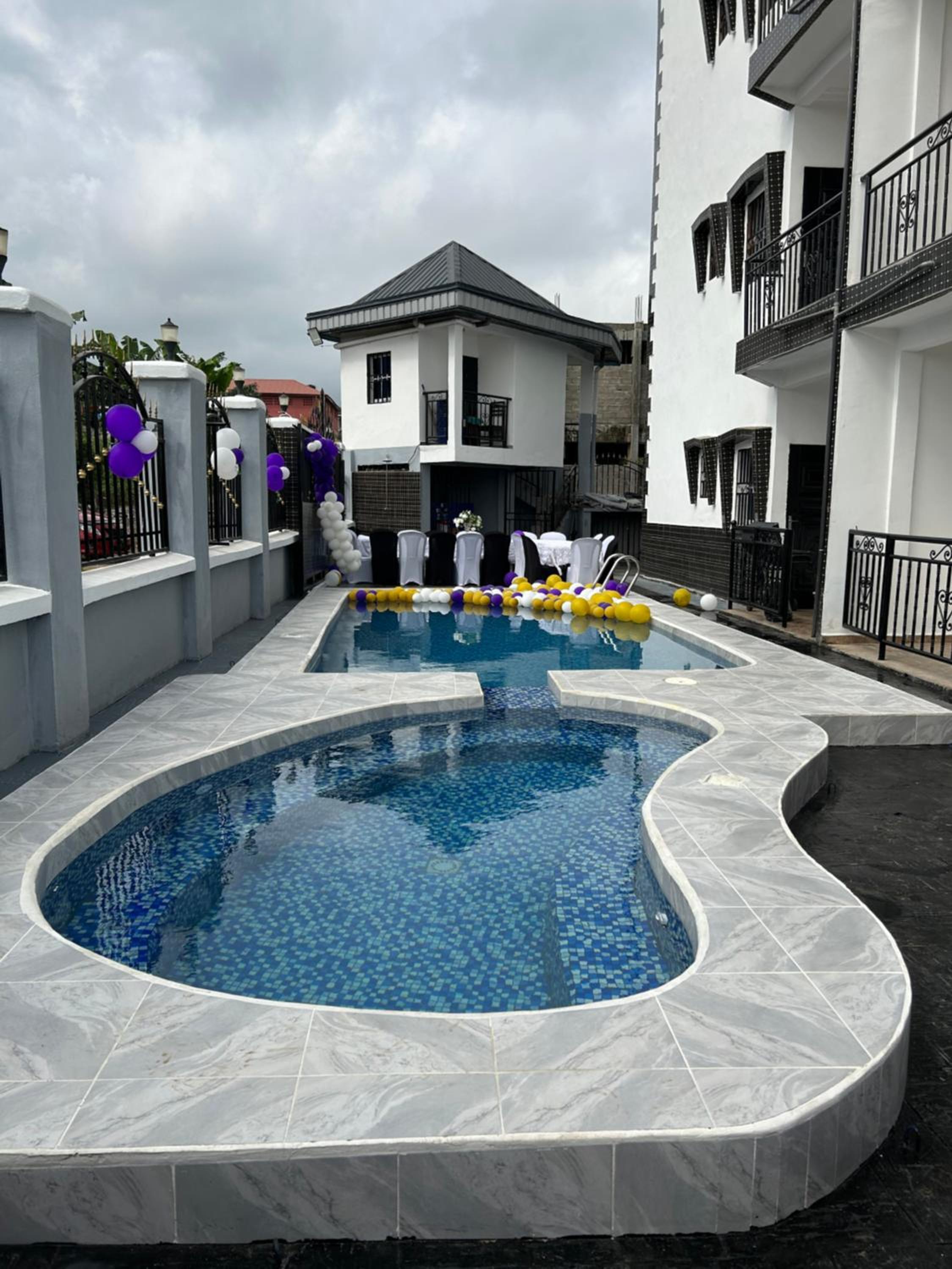 Deluxe Mansion