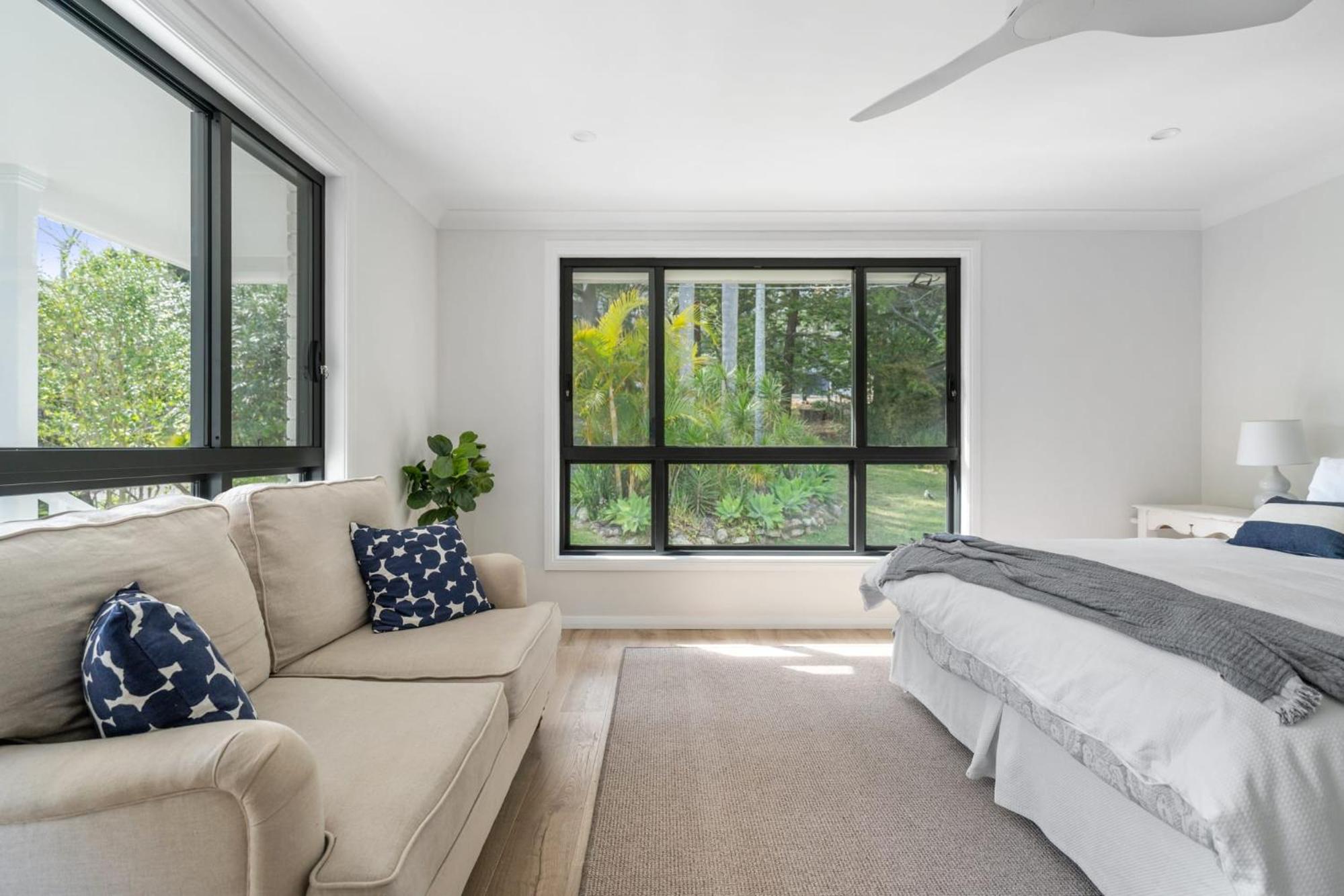 Surf Lodge Avoca Beach Waterfront to Avoca Lake