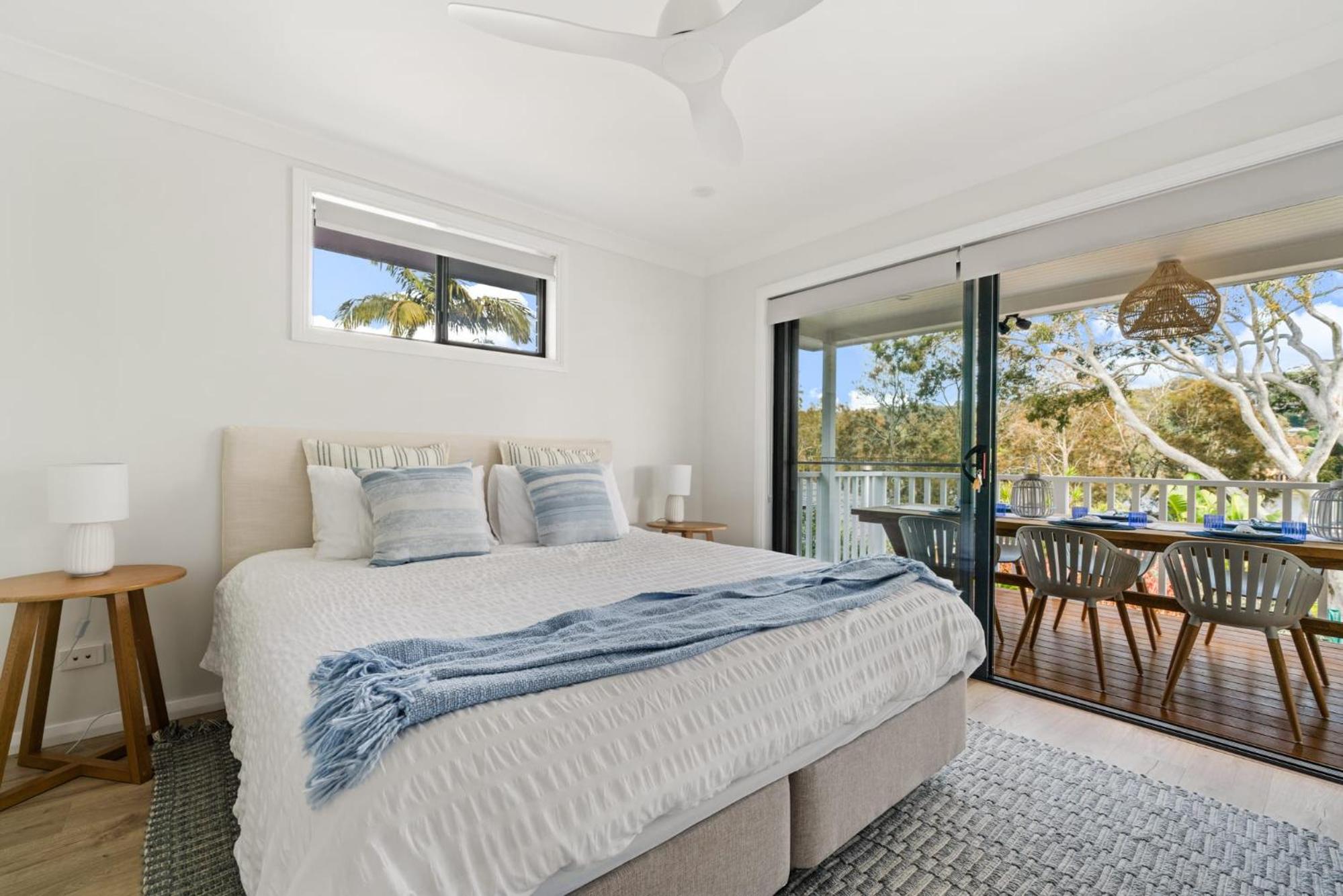 Surf Lodge Avoca Beach Waterfront to Avoca Lake