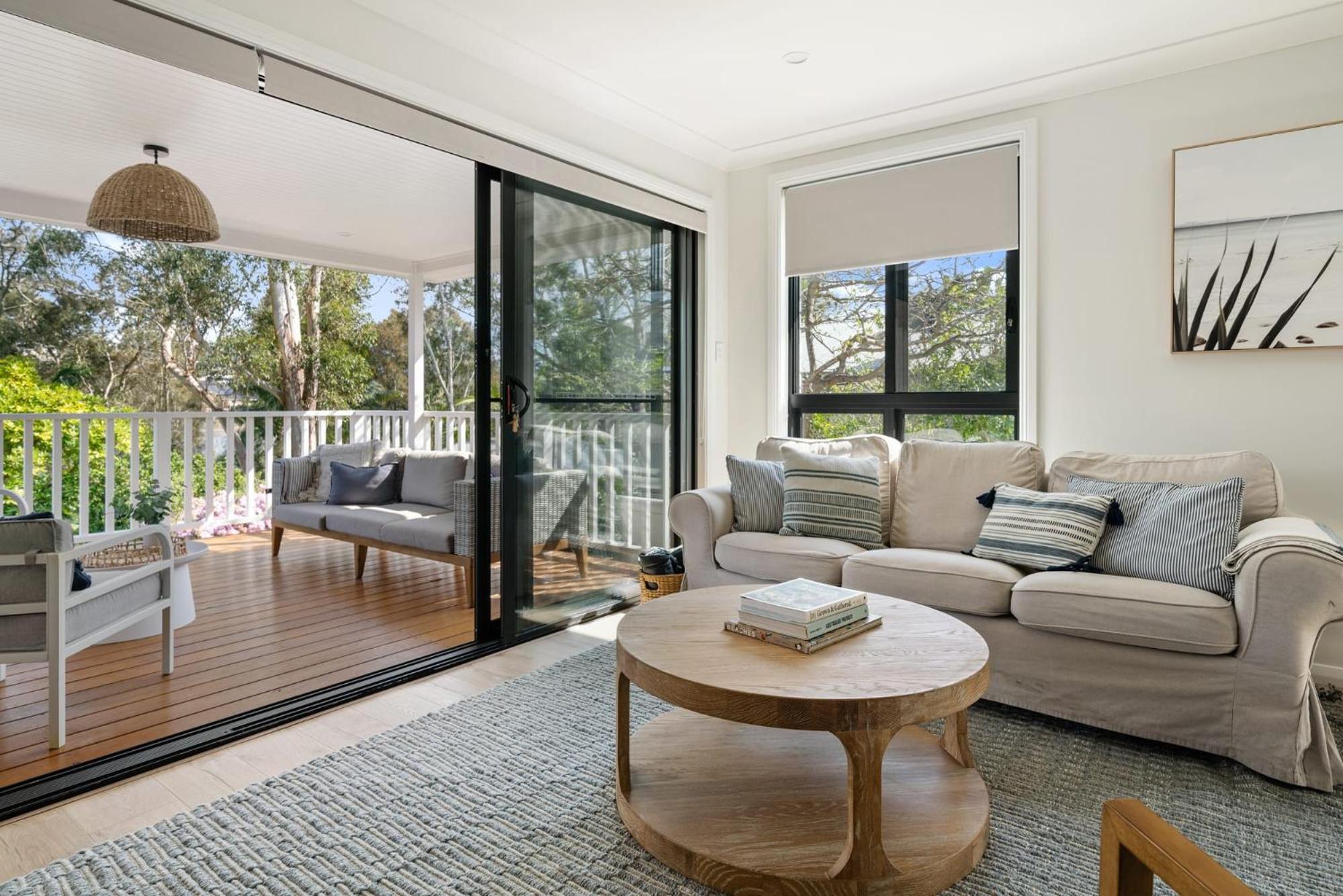 Surf Lodge Avoca Beach Waterfront to Avoca Lake