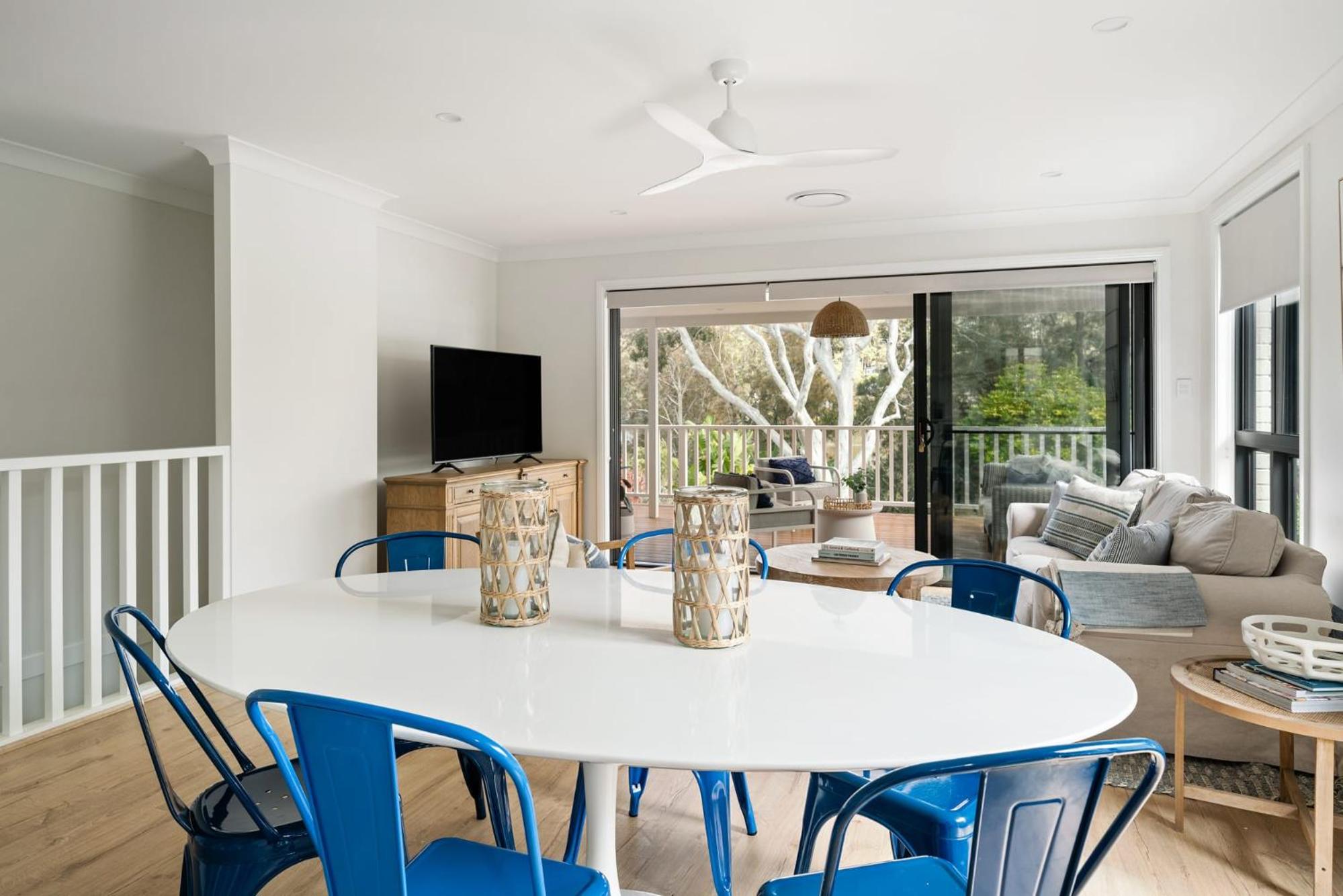 Surf Lodge Avoca Beach Waterfront to Avoca Lake