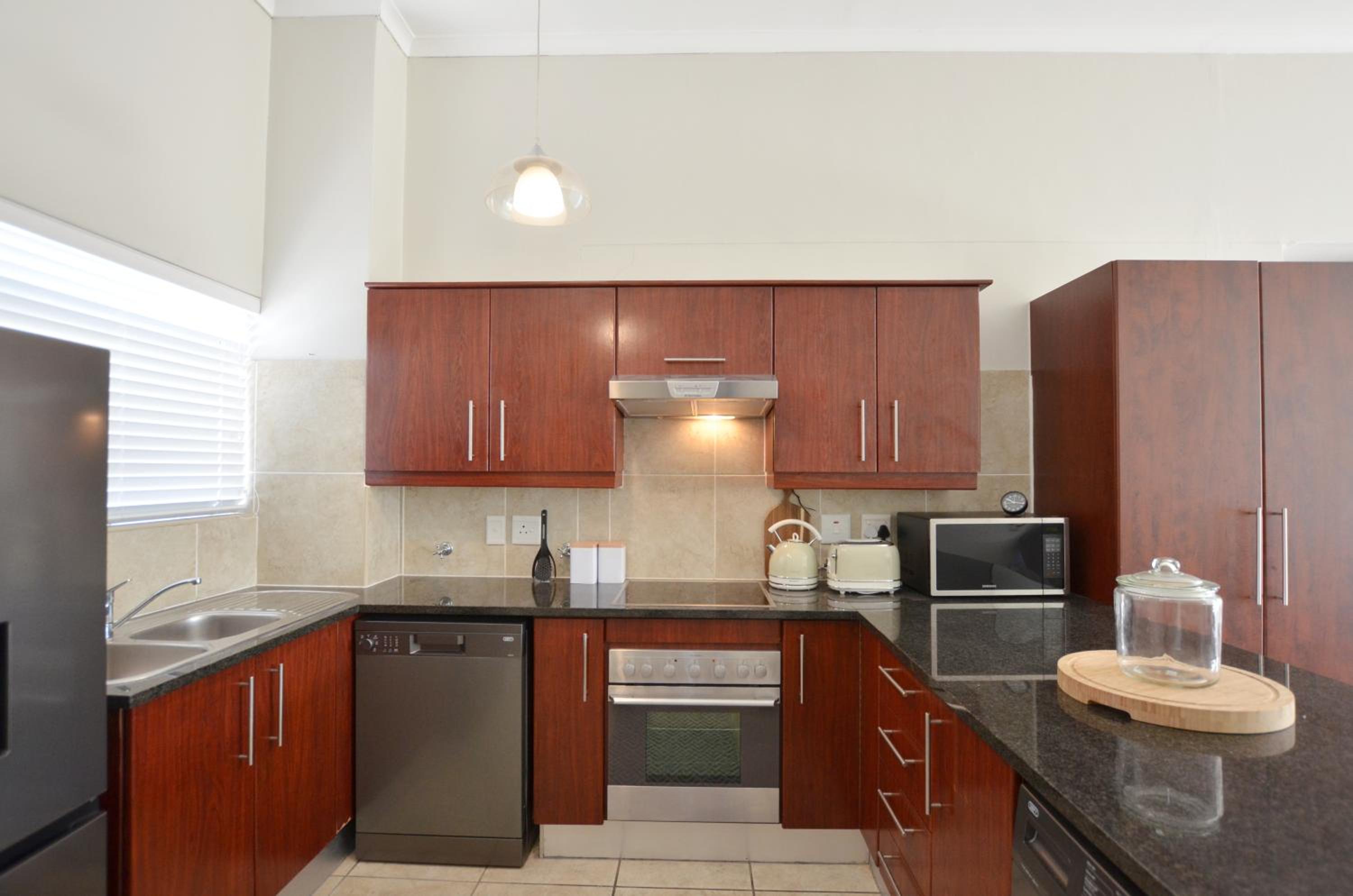 Apartment in Century City view 4