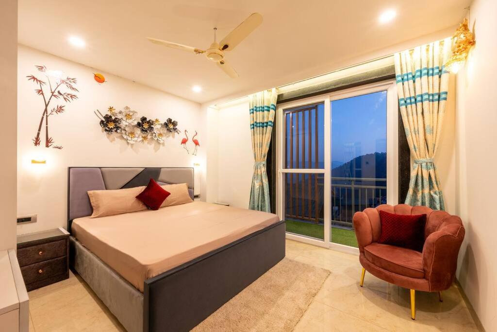BnBBuddy-A Souvenir Home/2BHK, Cliffton, Shimla view 5