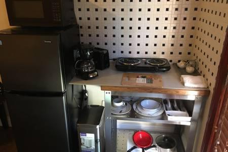 Garden View Guest Unit single bed ,kitchennate insuit full Bathroom