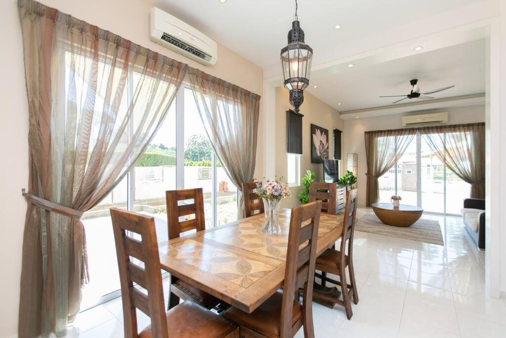 BalikPulau Cozy Home 4BR w BBQ photo 2