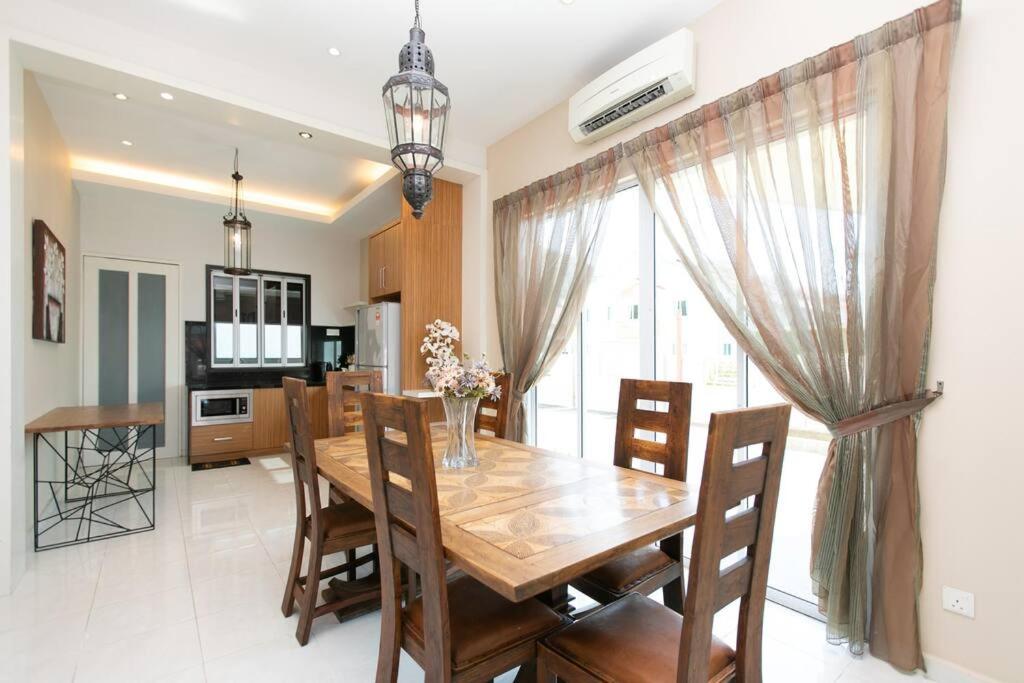 BalikPulau Cozy Home 4BR w BBQ photo 4