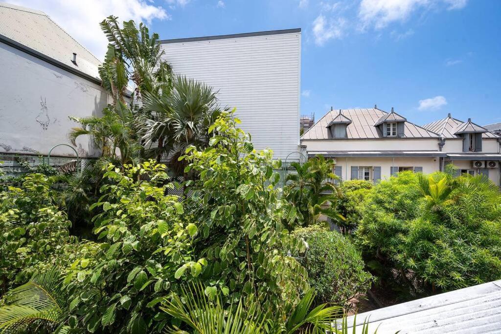 ANGELIE - Appartement 2 pièces - 2 personnes - Situé dans le Carré d'Or de St-Denis, dans une résidence au calme, à côté du Carré Cathédrale, quartier le p view 3
