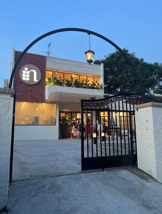 Near ksl bungalow near midvalley BBQ Karaoke wifi 300Mbps
