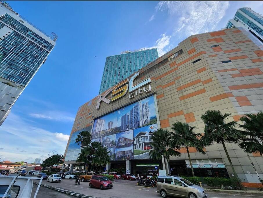Near ksl bungalow near midvalley BBQ Karaoke wifi 300Mbps