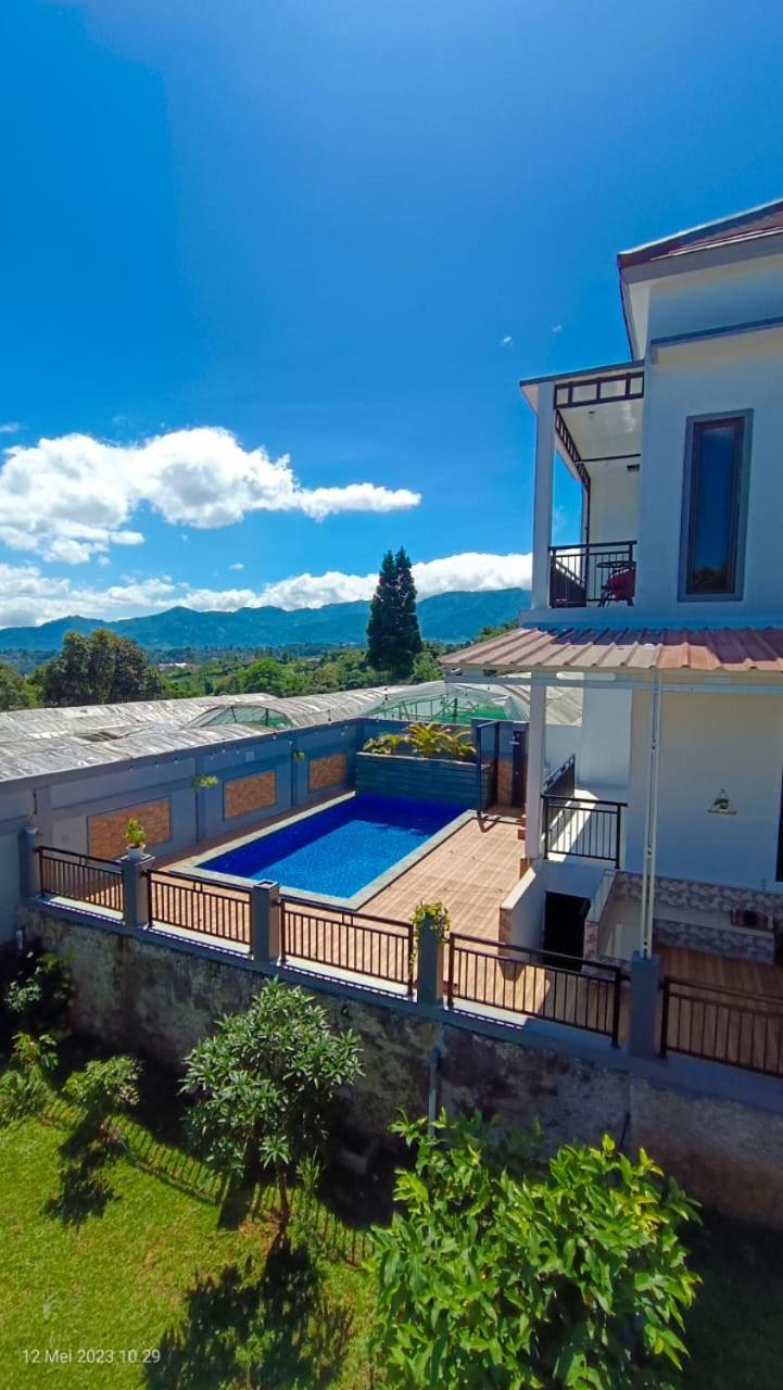 Cakrawala Villa, Megamendung
