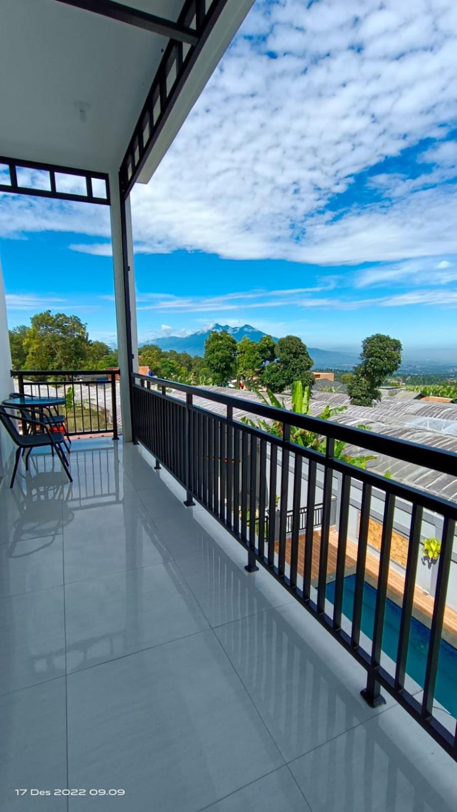 Cakrawala Villa, Megamendung