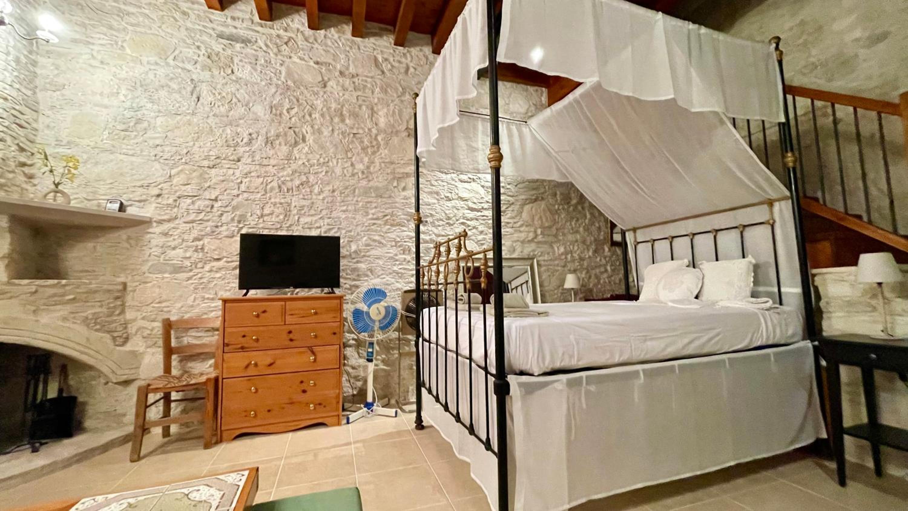 Juliet Suite by TrulyCyprus