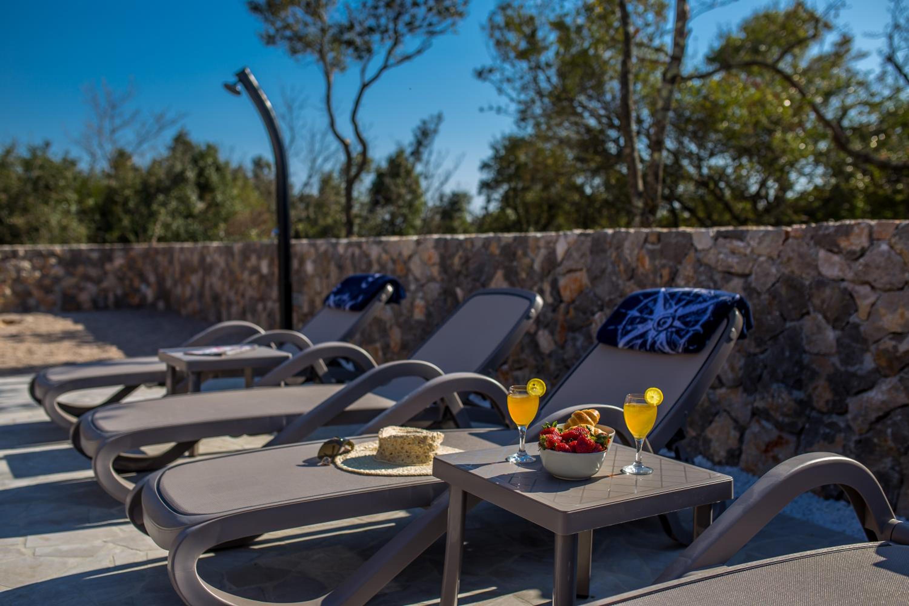 Modern villa with pool, sea view, near the sea and the beach - by Traveler tourist agency Krk ID 2168 view 4