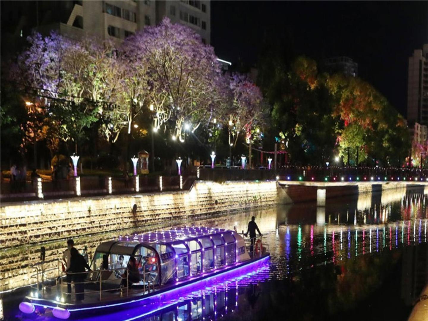 Annie Apartment - only 120 metres from Metro Line 2 Exit B of Chuanxingulou
