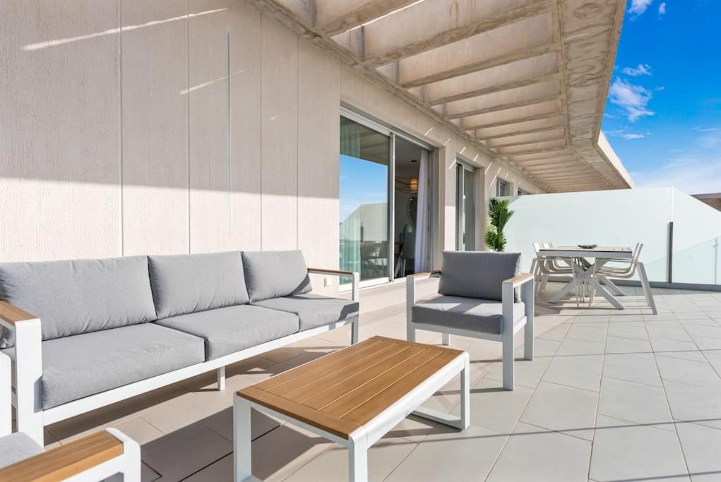 Beautiful Penthouse with Large Terrace