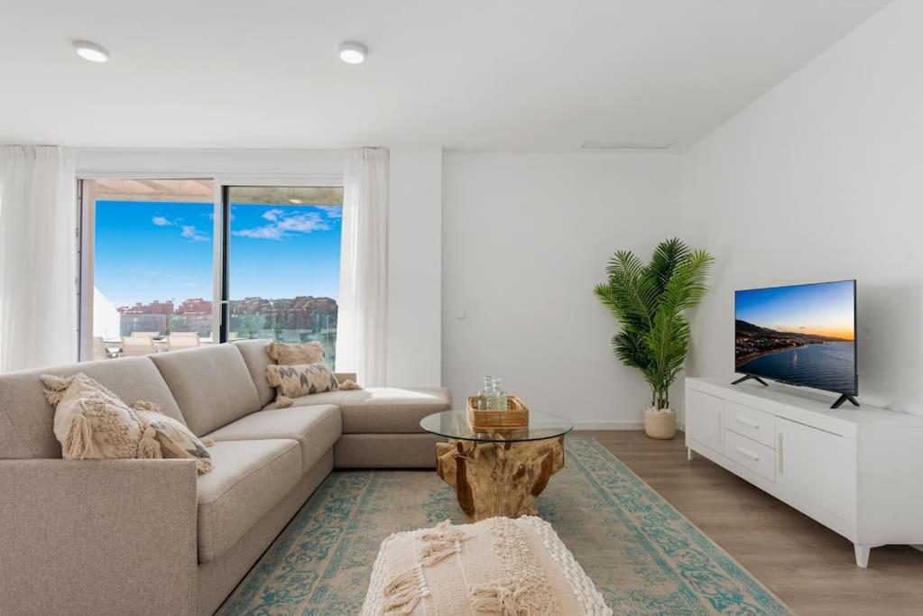 Beautiful Penthouse with Large Terrace