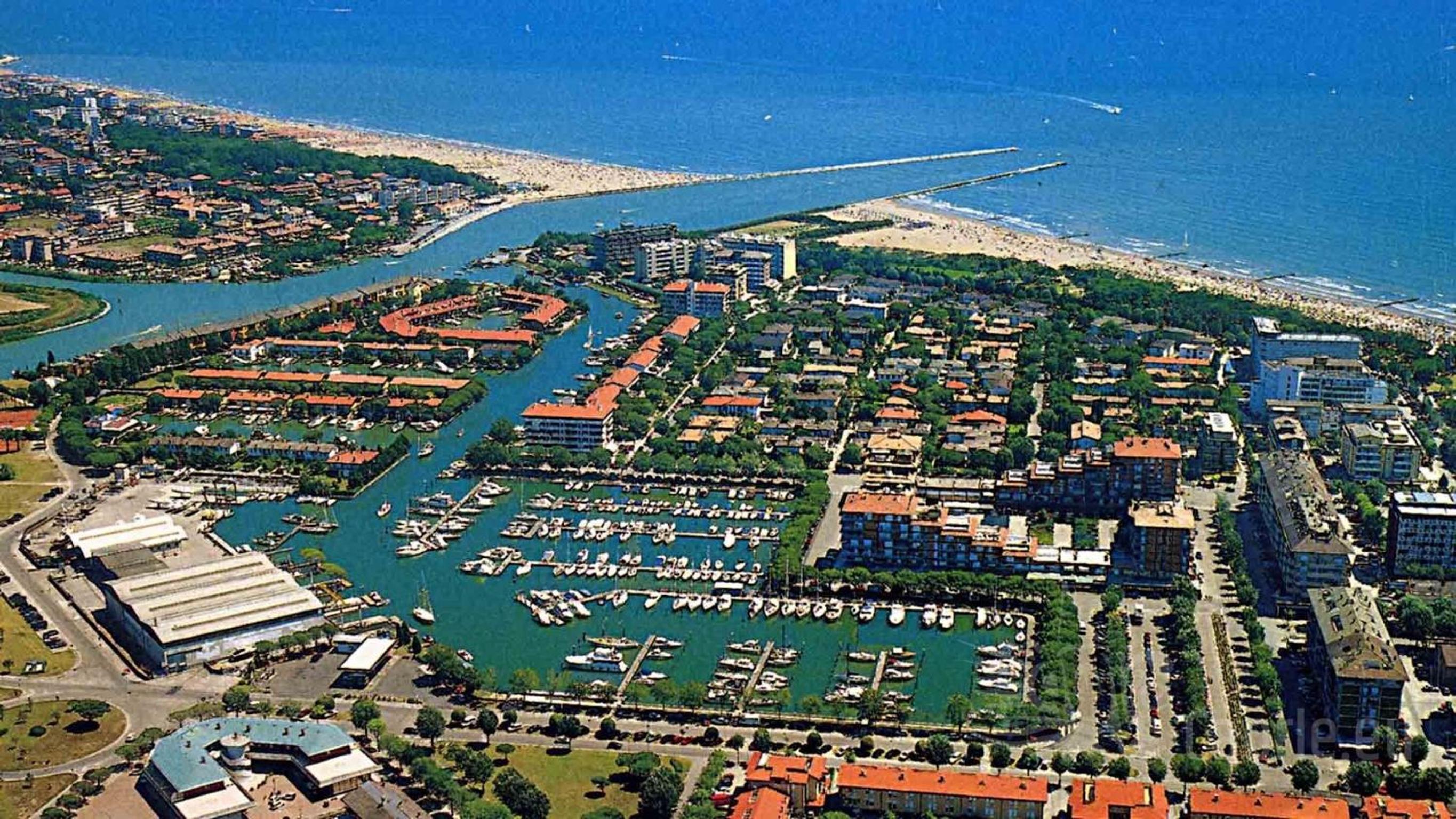 Luminous flat with balcony photo 5