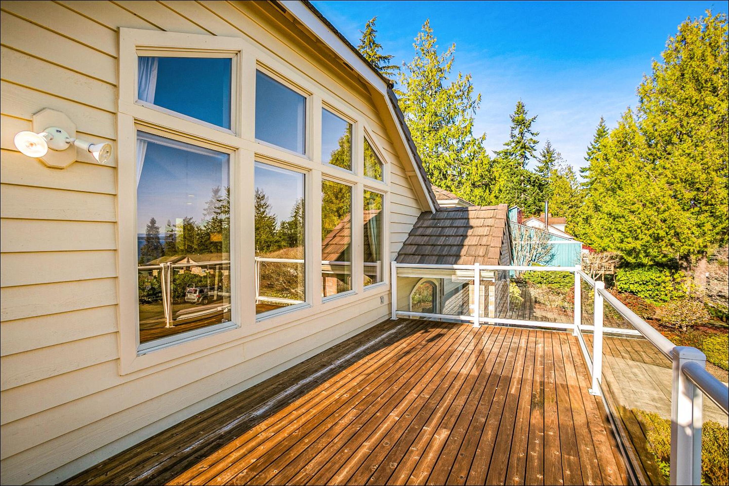 Spacious 3BR3BA with Spectacular Water Views view 2