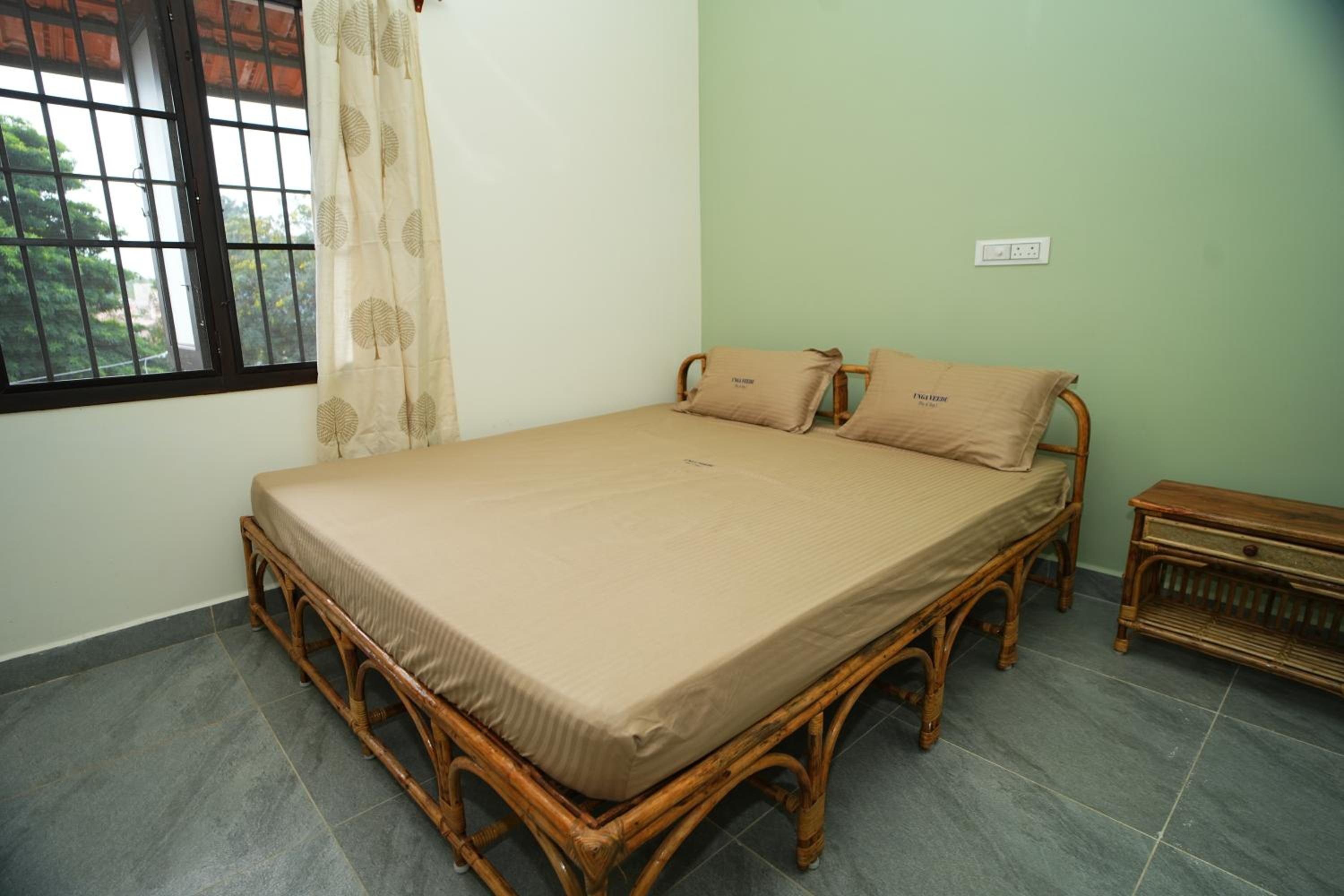 UNGA VEEDU PAY AND STAY