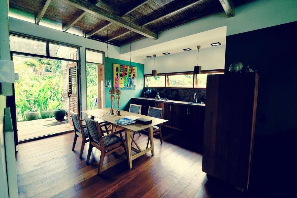 Tropical 2 Bedrooms Villa in Central Penestanan view 2