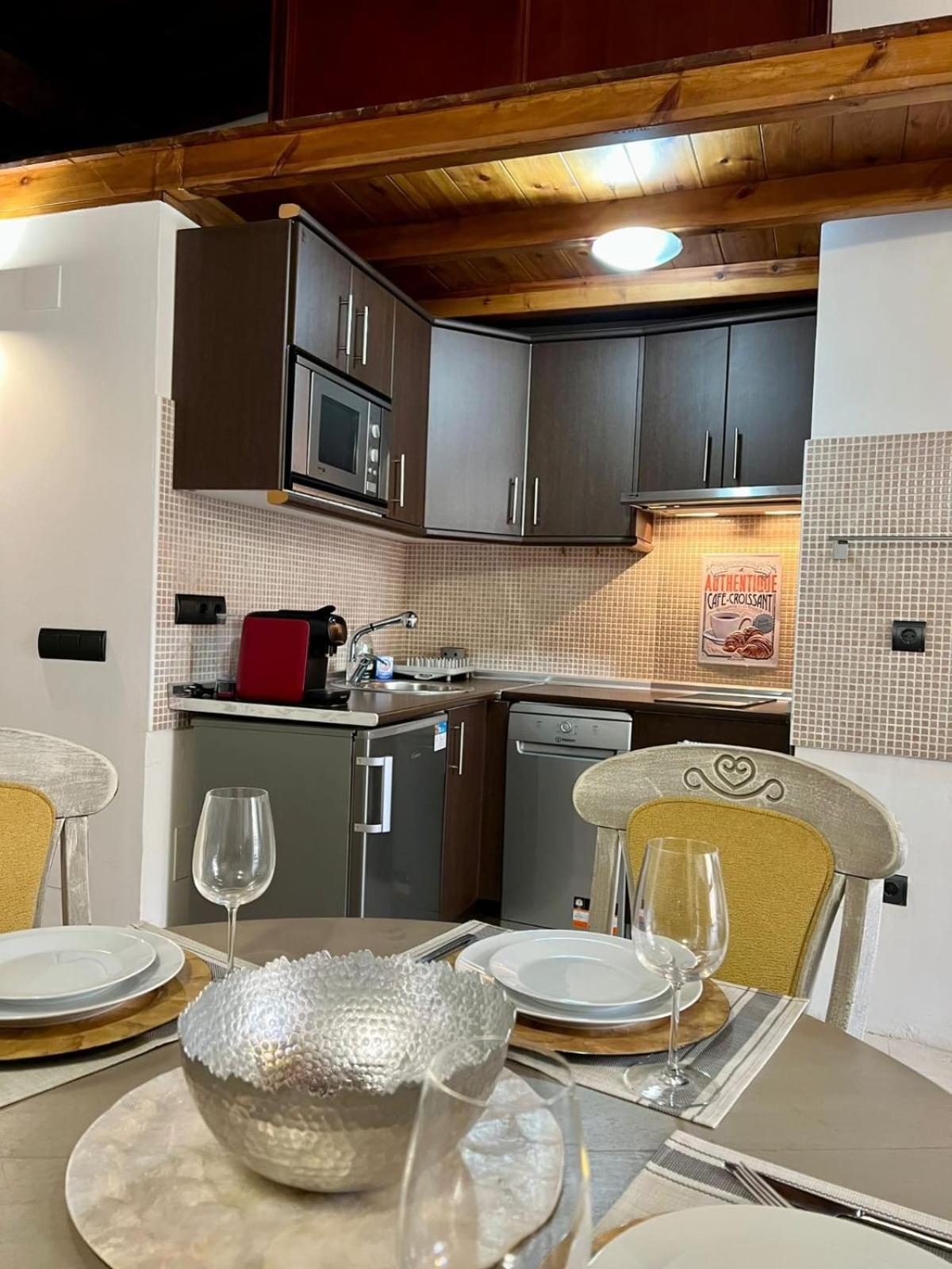 Amazing Apartment in Malaga Oldtown Calle Carreteria FREE WIFI&AC