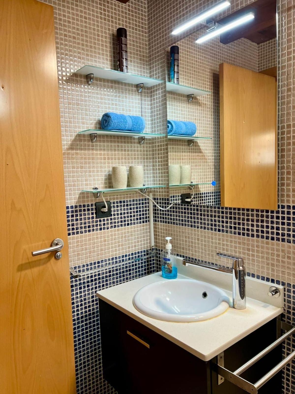 Amazing Apartment in Malaga Oldtown Calle Carreteria FREE WIFI&AC