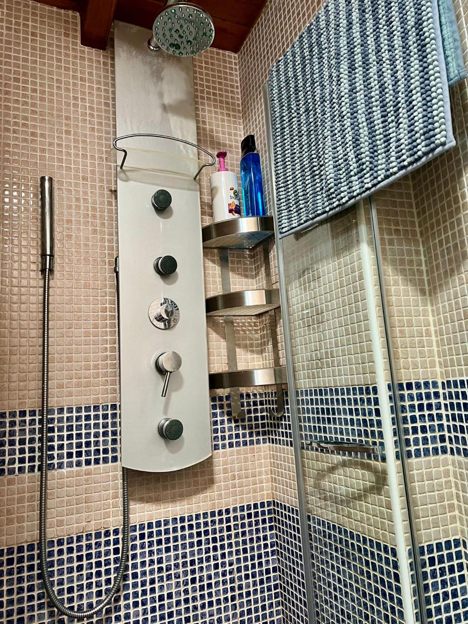 Amazing Apartment in Malaga Oldtown Calle Carreteria FREE WIFI&AC