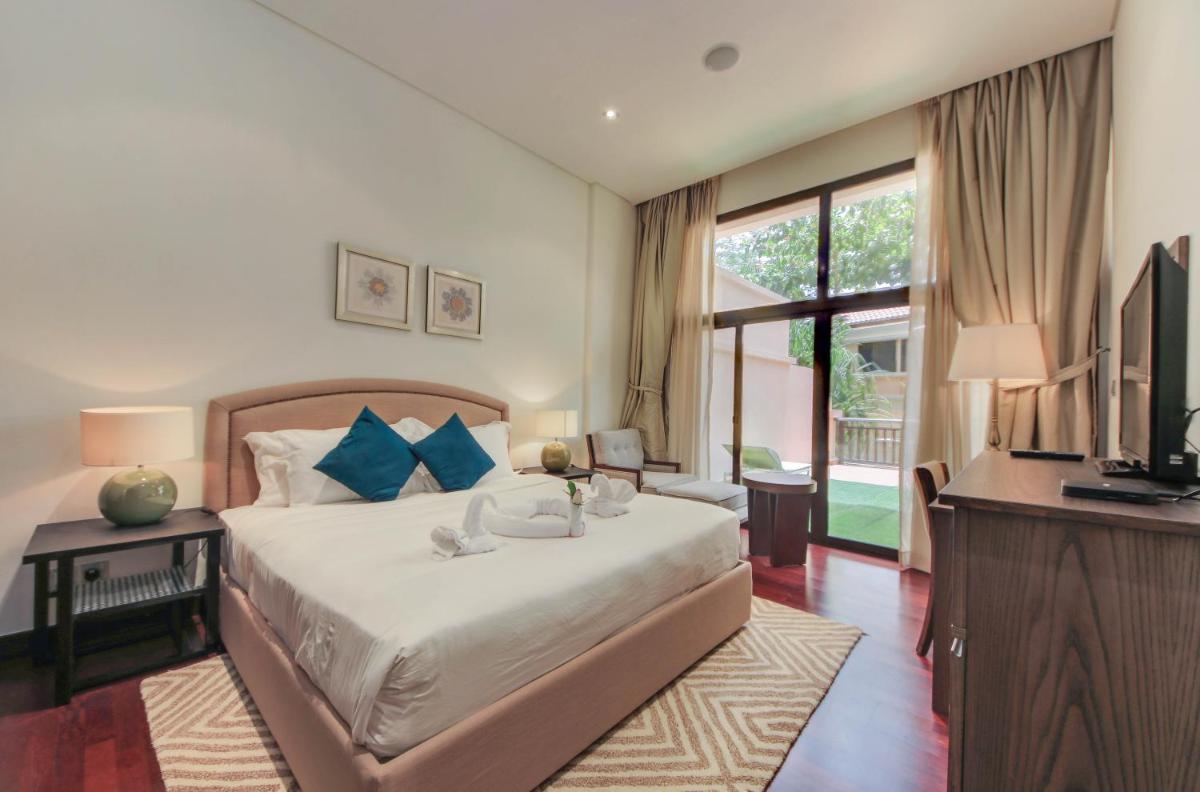 Luxe Getaways Royal Amwaj Palm Jumeirah Resort Apartment Holiday Home