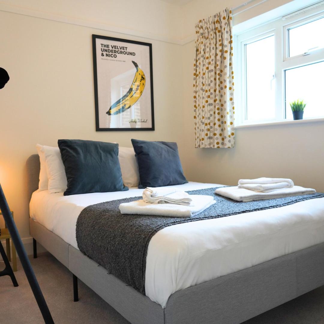 Oxford Vacations - Summertown Oxford- Entire 4 bedroom home, sleeps up to 10- 10 mins to city centre - Property Image 7