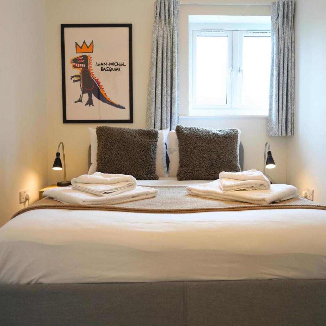 Oxford Vacations - Summertown Oxford- Entire 4 bedroom home, sleeps up to 10- 10 mins to city centre - Property Image 6
