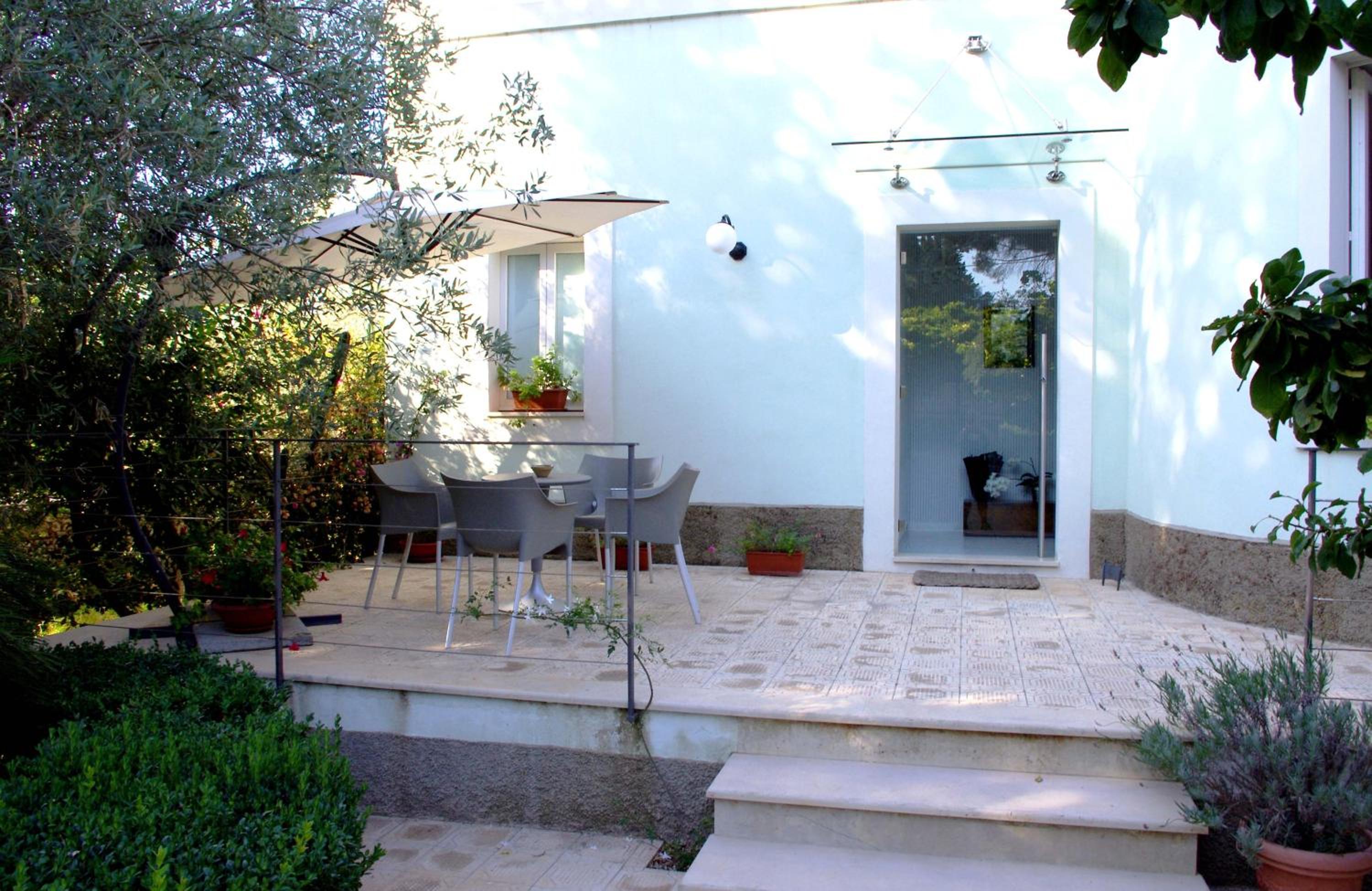 La Piccola Locanda en Modica — balance & terrace