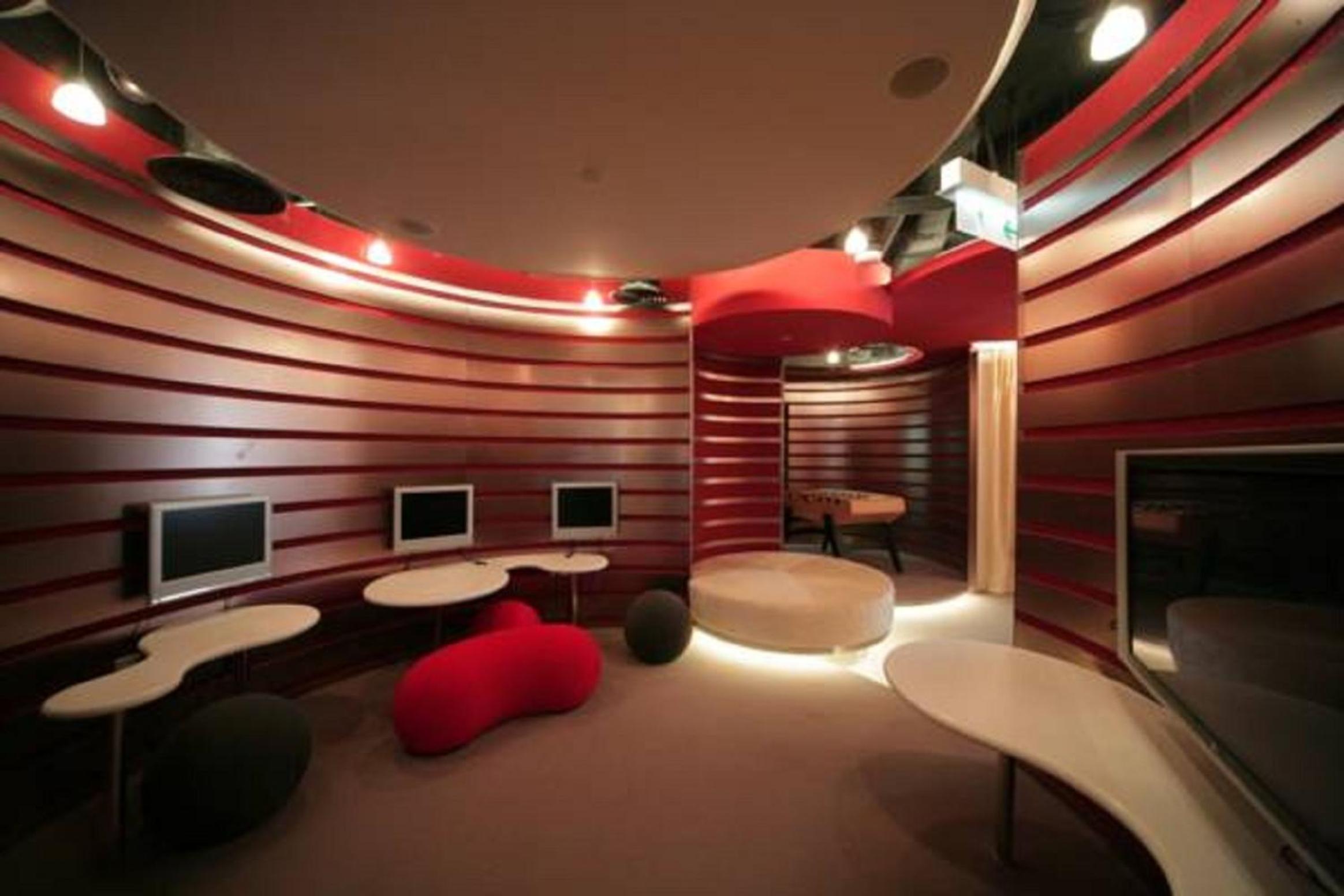 Kowloon Harbourfront Hotel