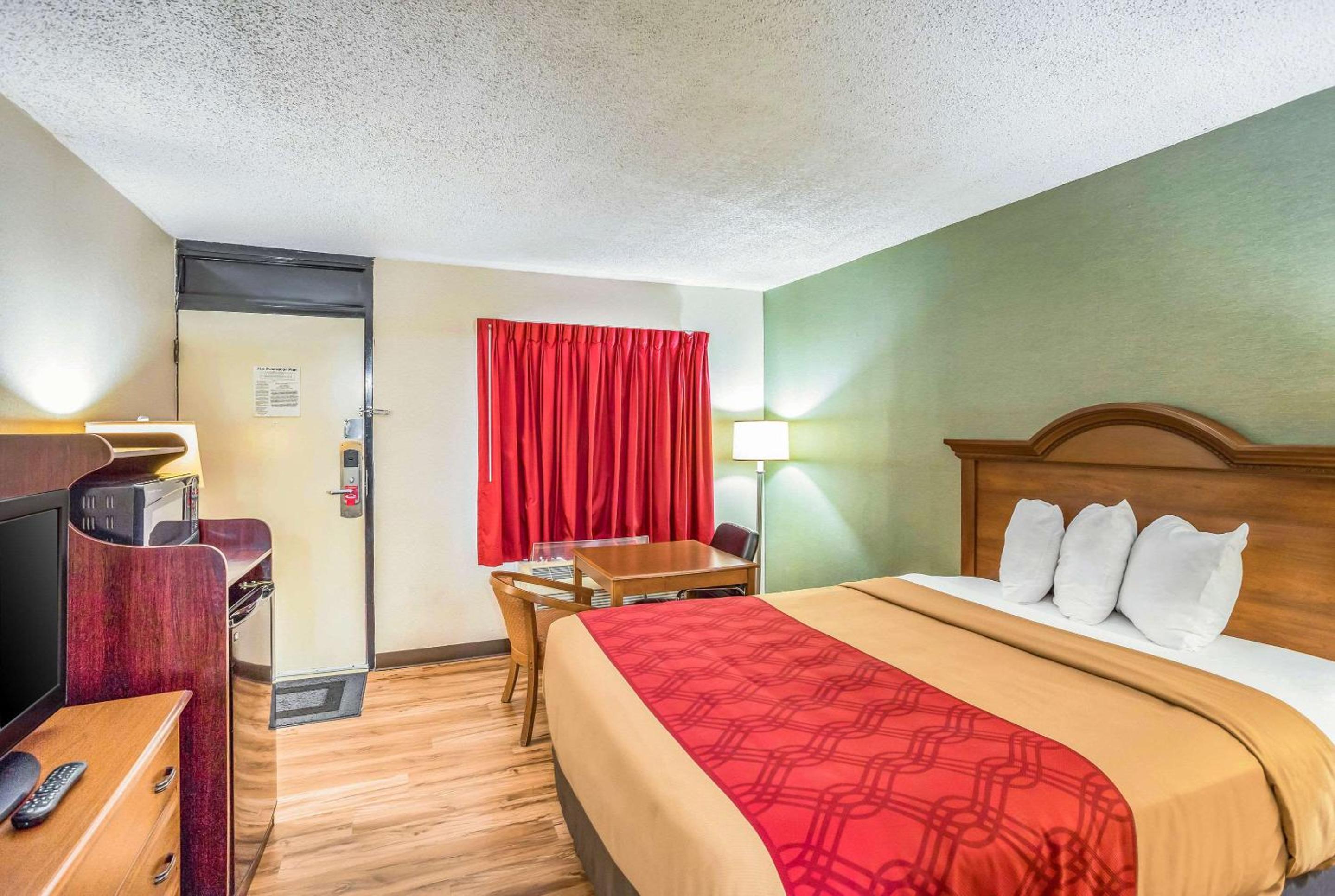 Econo Lodge Huntington - Barboursville University Area view 5