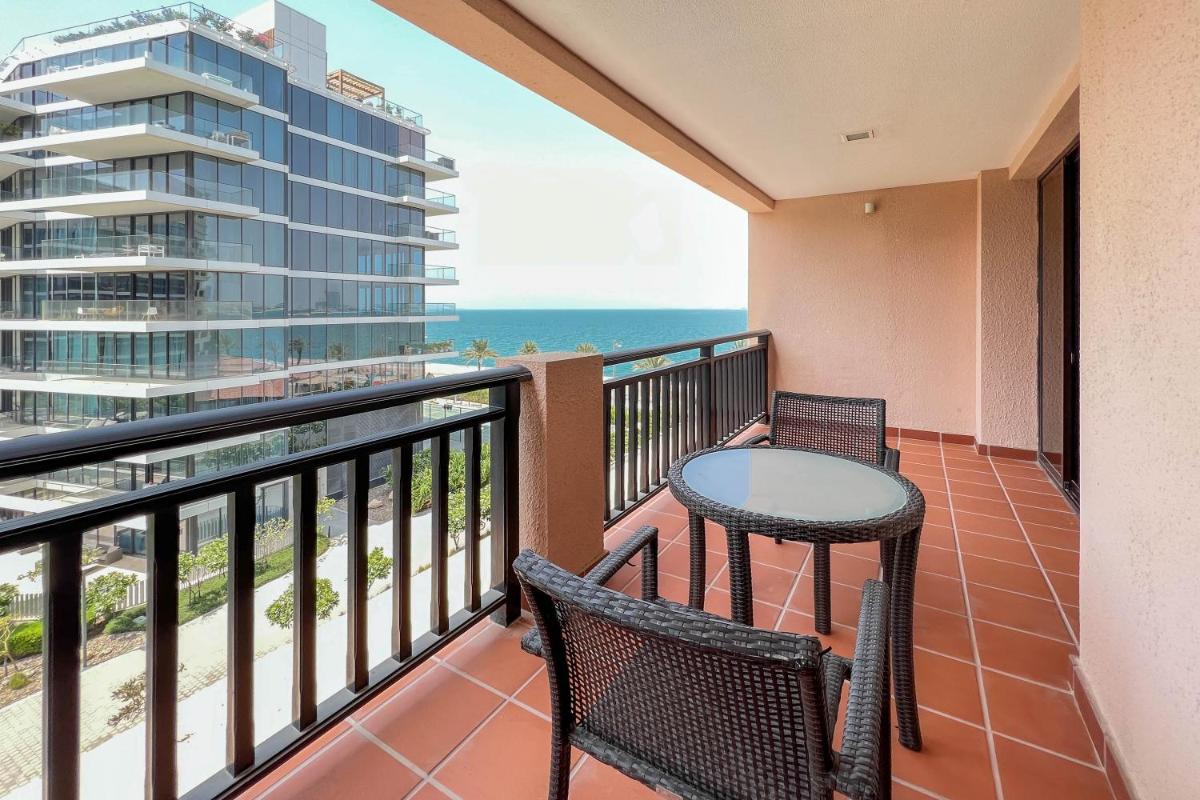 Luxe Getaways Royal Amwaj Palm Jumeirah Resort Apartment Holiday Home