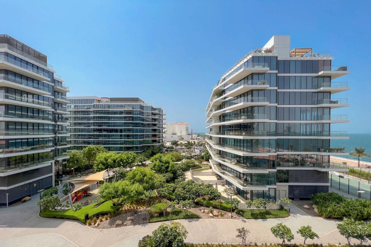 Luxe Getaways Royal Amwaj Palm Jumeirah Resort Apartment Holiday Home