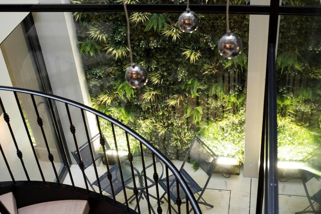 New, luxury 3 bed duplex in Covent Garden
