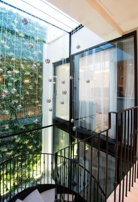 New, luxury 3 bed duplex in Covent Garden