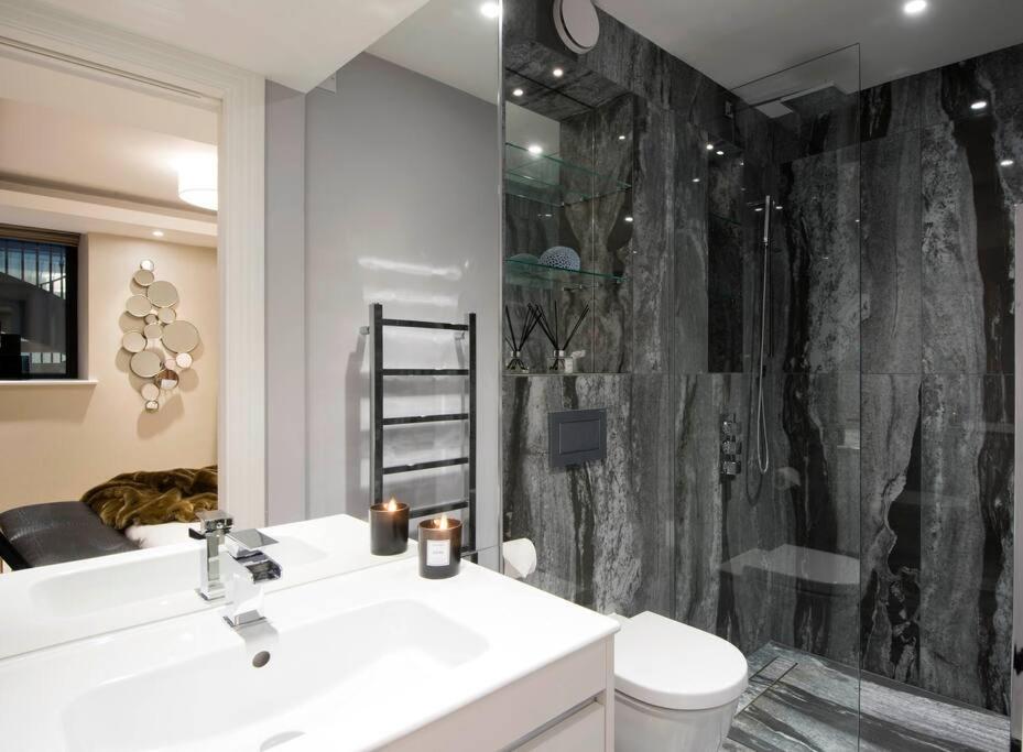New, luxury 3 bed duplex in Covent Garden