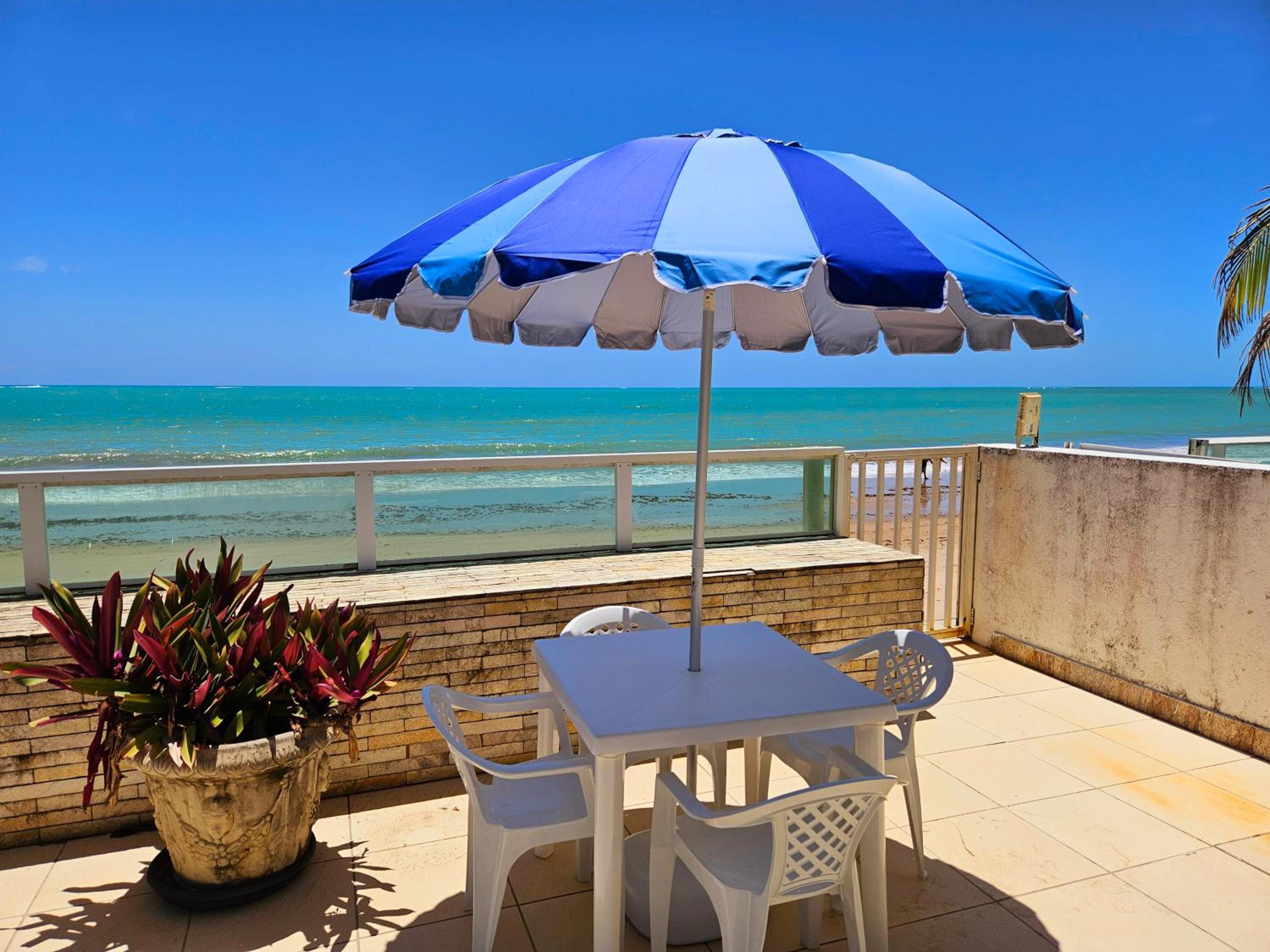 Romantic Sea Villa w/AMAZING SEA VIEW - DIRECTLY ON THE BEACH!