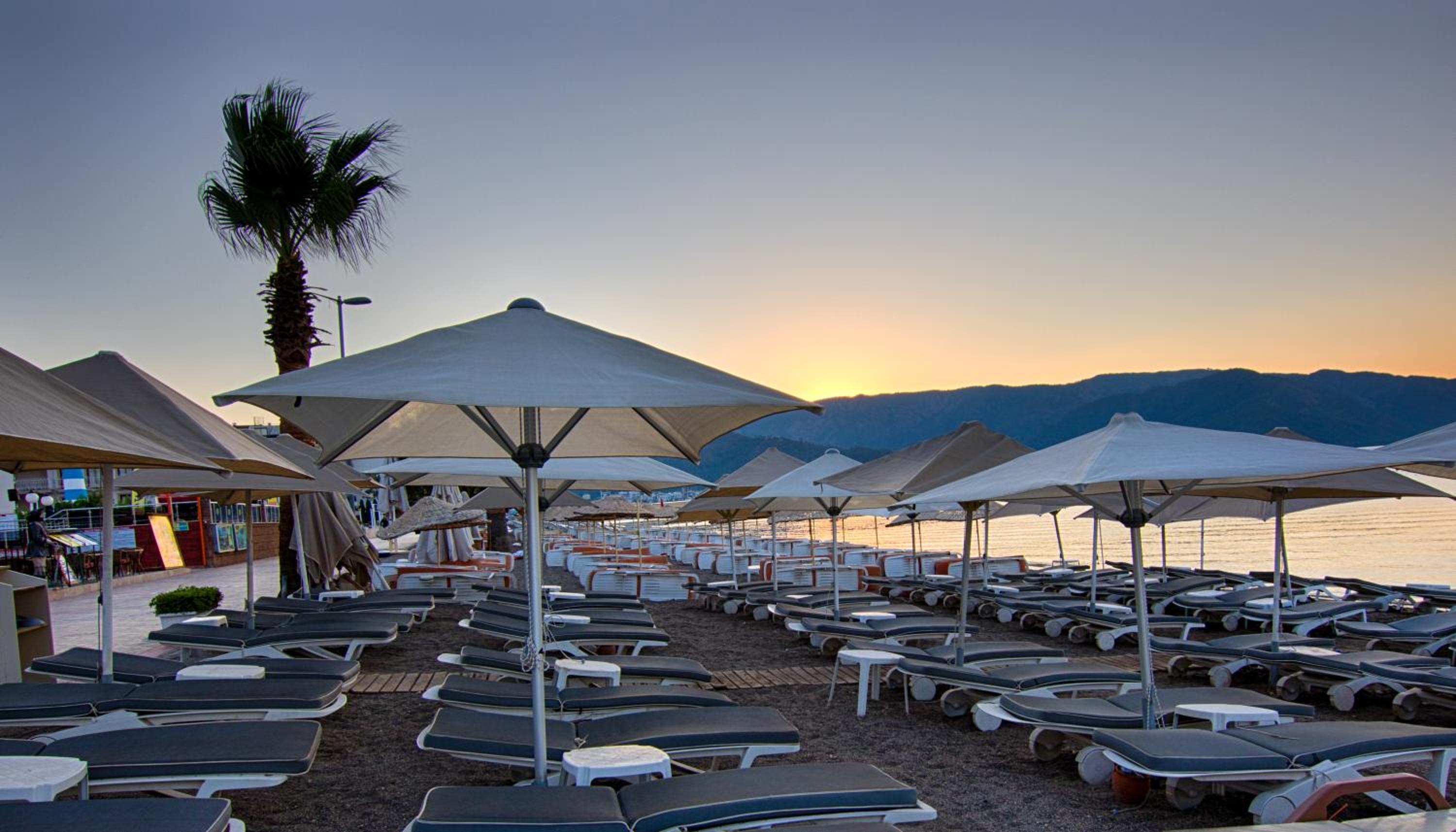 Romance Beach Hotel - Image 26