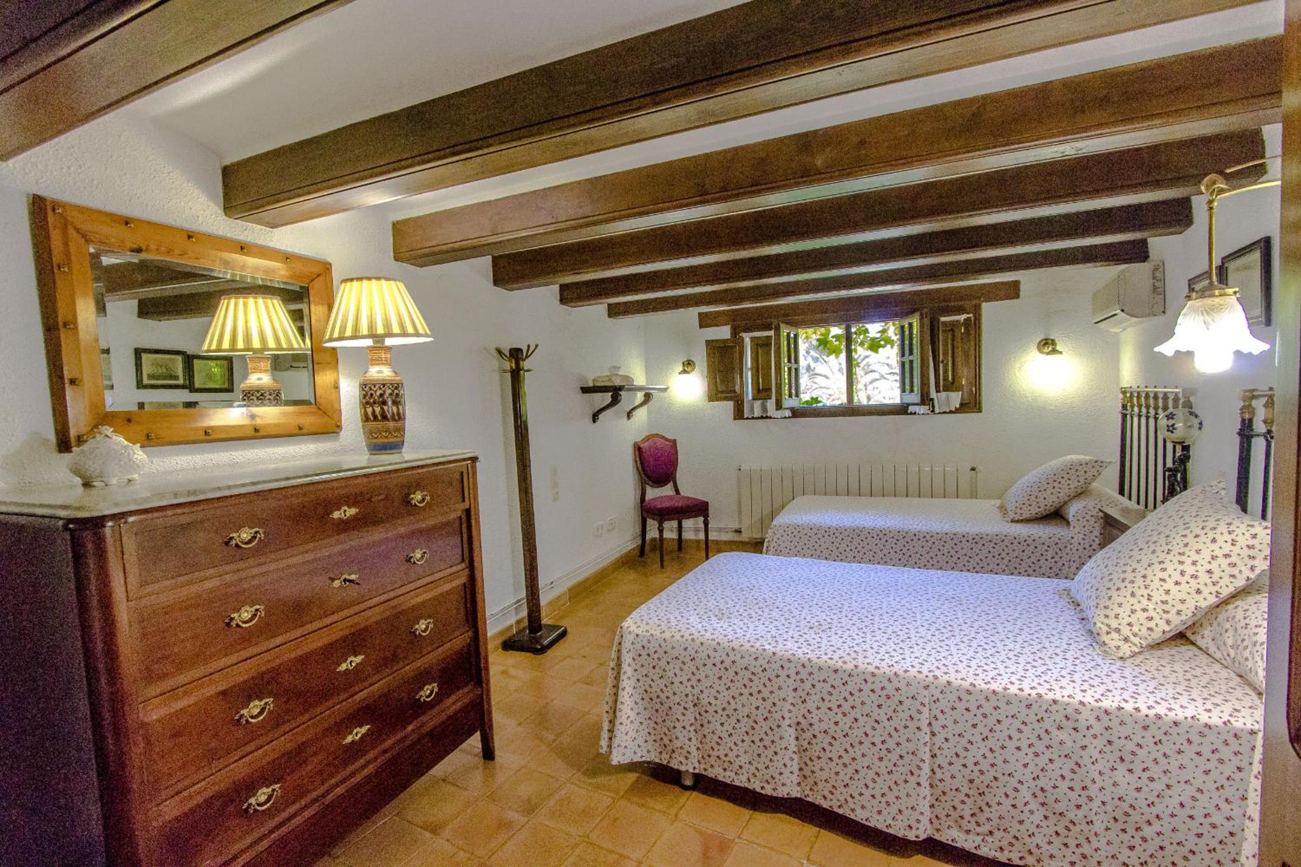 Catalunya Casas Unique sanctuary with extra large pool!